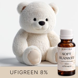 Plüschiger weißer Teddybär auf hellem Hintergrund.