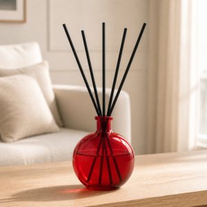 Gebrauchsfertige UFIREADY Diffusor-Mischung Mulled Wine – Reed Diffuser im hellen Wohnraum