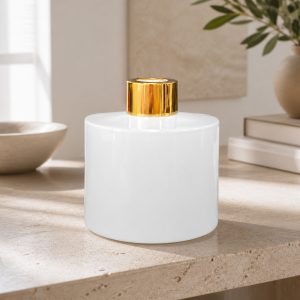Runder Duftdiffusor Weiß Glanz 150 ml – Gold – Produktfoto