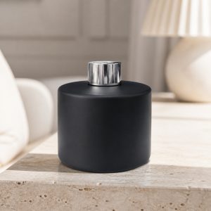 Runder Duftdiffusor Schwarz Matt 200 ml – Silber – Produktfoto