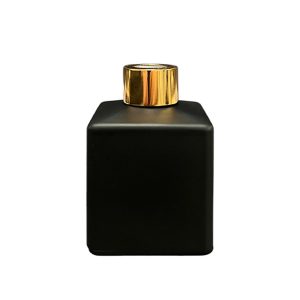 Quadratischer Duftdiffusor Schwarz Matt 150 ml – Gold – lackierte Diffusorflasche, Produktansicht