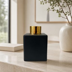 Quadratischer Duftdiffusor Schwarz Matt 100 ml – Gold – Produktfoto