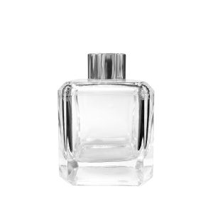 Quadratischer Cut-Corner-Duftdiffusor 150 ml – Silber – Produktansicht
