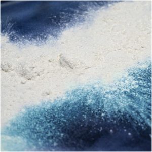 Perlglanzpigment Exterior Dazzling Peacock Blue – Nahaufnahme von Farbe und Perlglanzeffekt