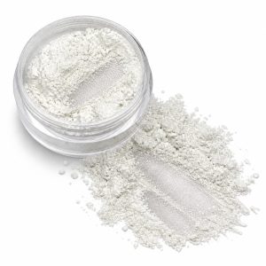 Perlglanzpigment White Pearl – Produktfoto im offenen Behälter auf weißem Hintergrund